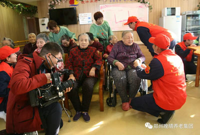 優(yōu)雅,從容:晚晴老奶奶鏡頭前風(fēng)采不減當(dāng)年